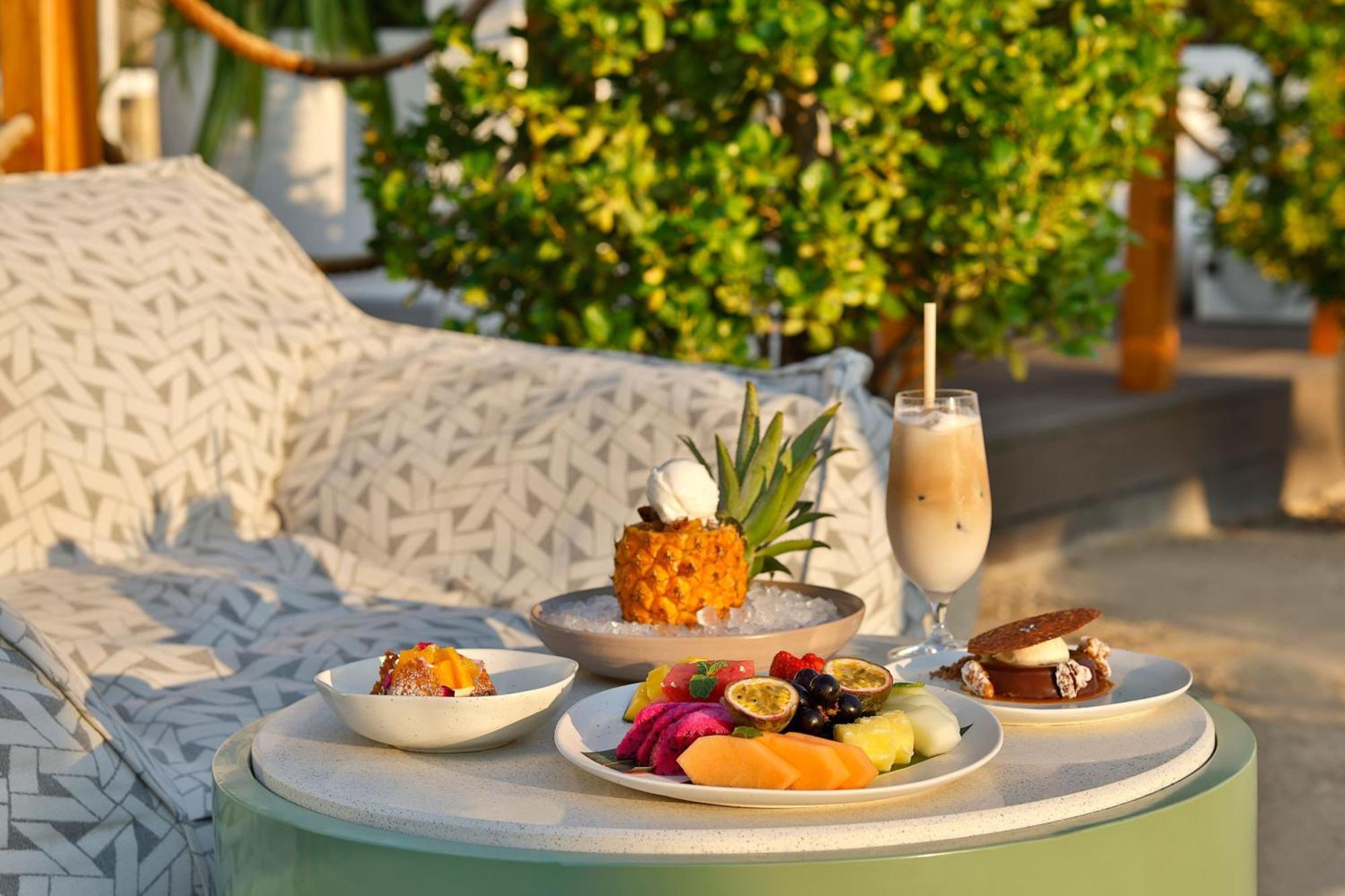 Marriott Resort Palm Jumeirah, Dubai Esterno foto A fruit salad