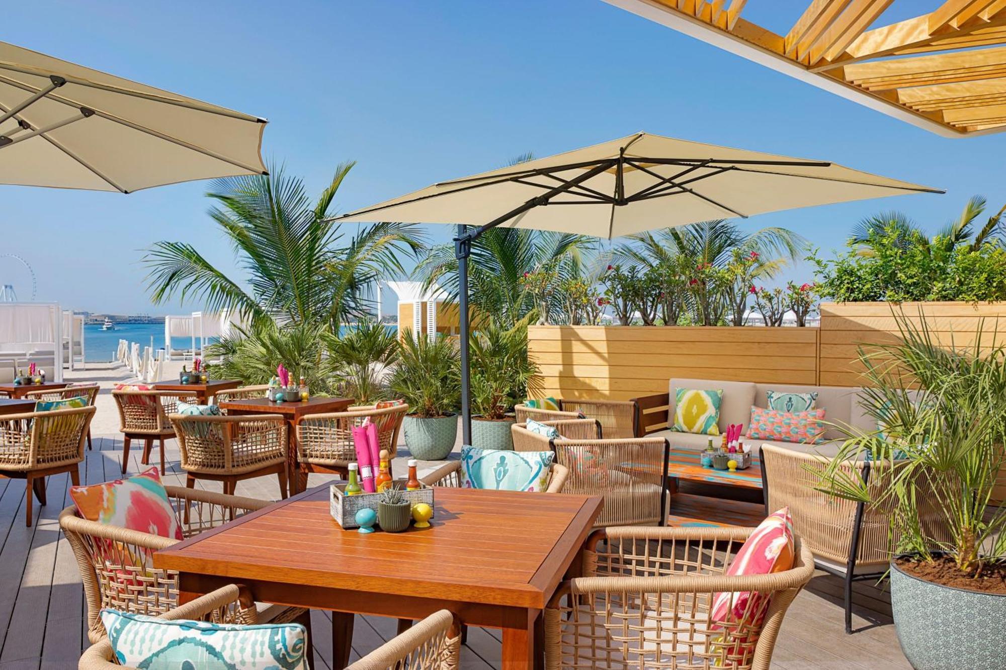 Marriott Resort Palm Jumeirah, Dubai Esterno foto The Deck